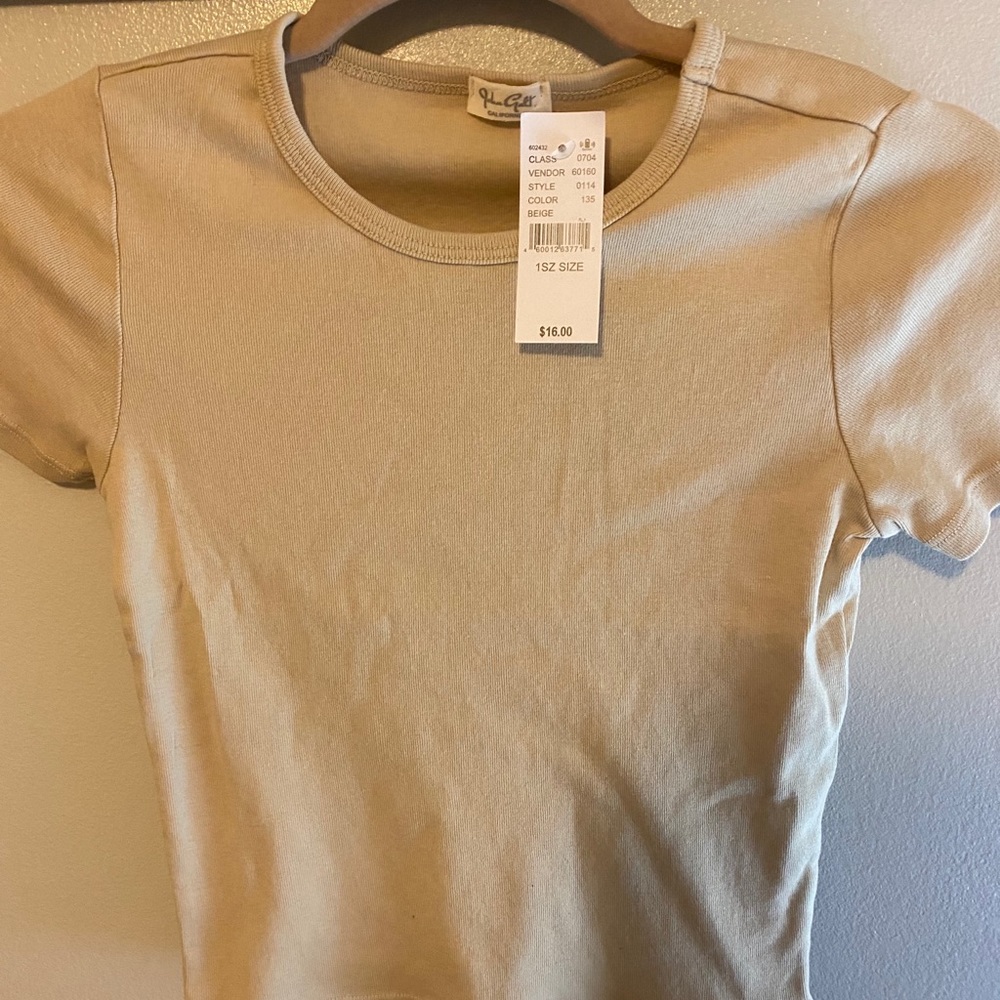BRANDY MELVILLE BEIGE CROP TOP